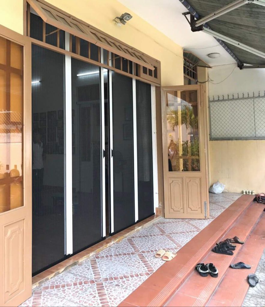 Demo cửa nhôm kính