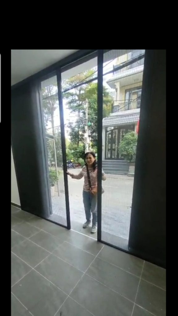 Demo cửa nhôm kính