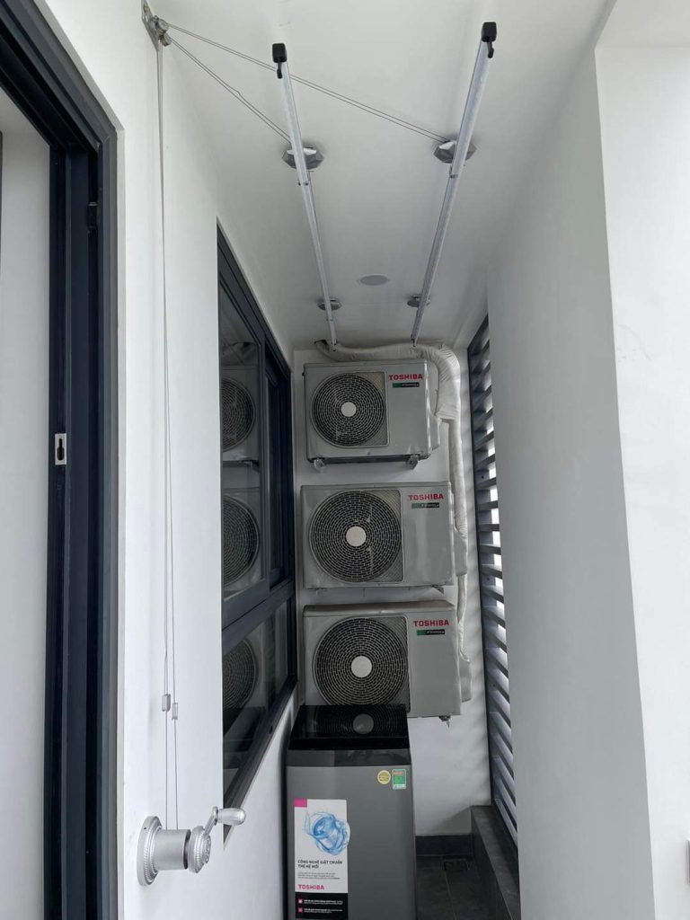 Demo cửa nhôm kính