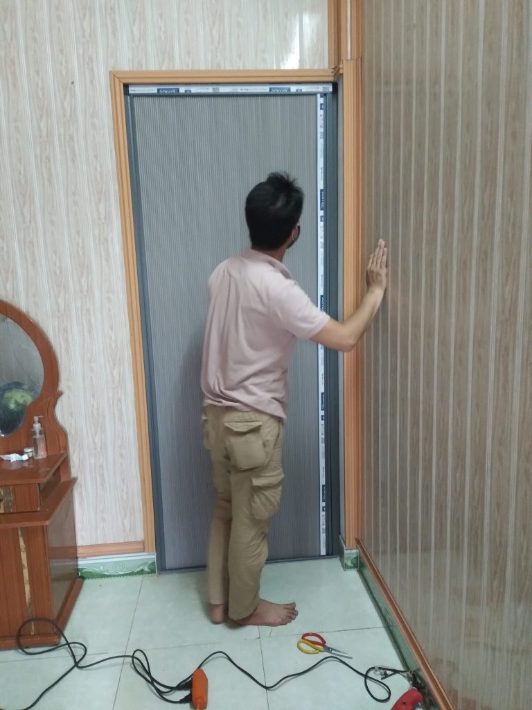Demo cửa nhôm kính